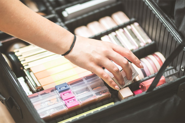 What Makeup Box Do Professional Makeup Artists Use