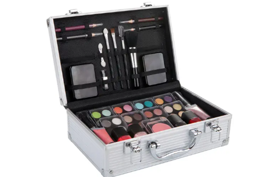 What Material Is Best for a Makeup Box